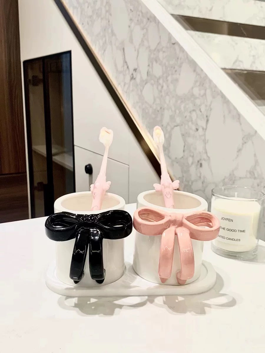 Bow Toothbrush Cup