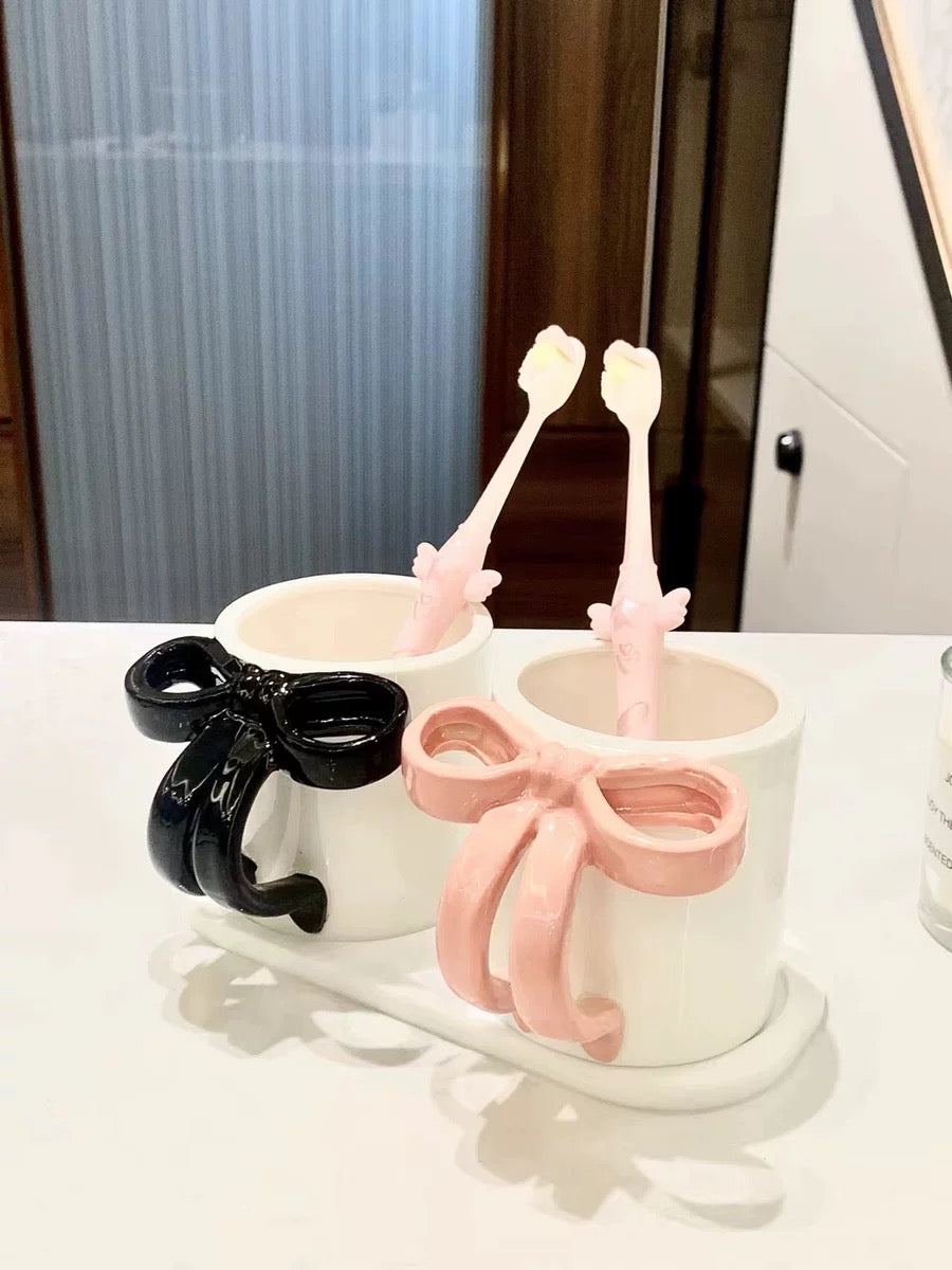 Bow Toothbrush Cup